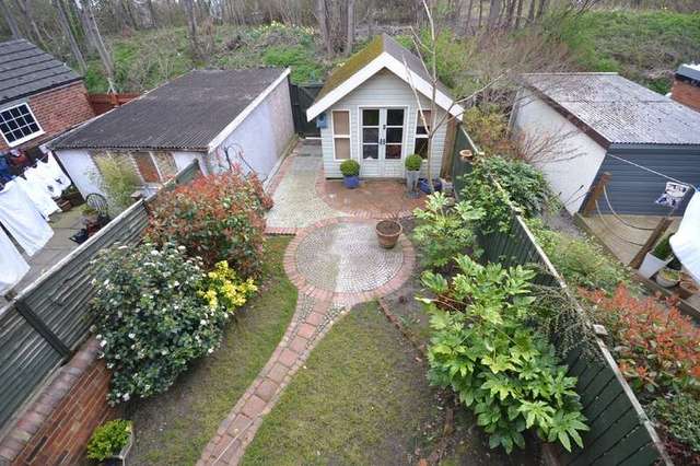  Image of 4 bedroom Terraced house for sale in Oakenshaw Lane Walton Wakefield WF2 at Walton Wakefield West Yorkshire, WF2 6NL