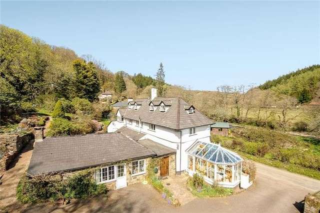  Image of 6 bedroom Detached house to rent in Bridge Terrace Bampton Tiverton EX16 at Oakford Bridge Bampton Tiverton, EX16 9JA
