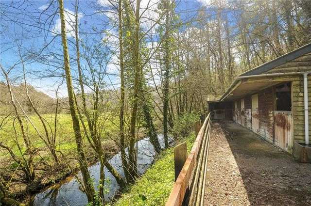  Image of 6 bedroom Detached house to rent in Bridge Terrace Bampton Tiverton EX16 at Oakford Bridge Bampton Tiverton, EX16 9JA