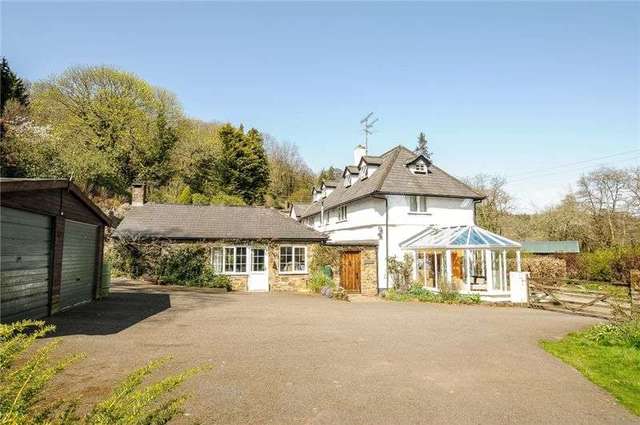  Image of 6 bedroom Detached house to rent in Bridge Terrace Bampton Tiverton EX16 at Oakford Bridge Bampton Tiverton, EX16 9JA