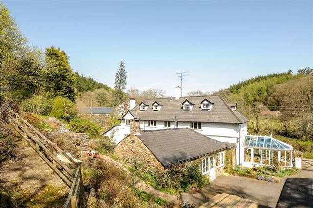  Image of 6 bedroom Detached house to rent in Bridge Terrace Bampton Tiverton EX16 at Oakford Bridge Bampton Tiverton, EX16 9JA