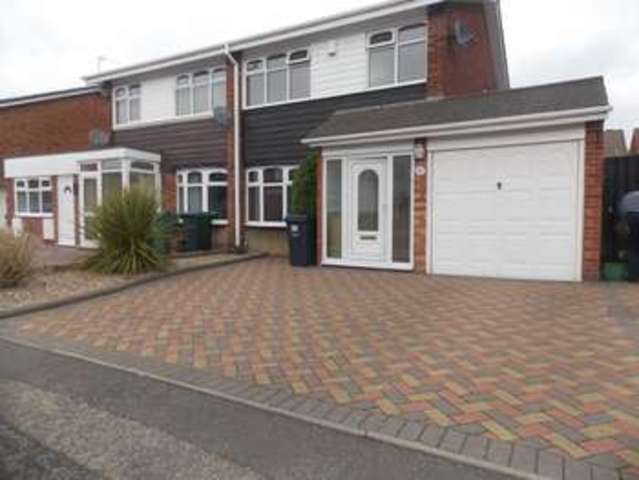  Image of 3 bedroom Semi-Detached house to rent in Oakley Avenue Tipton DY4 at Oakley Avenue  Tipton, DY4 0PR