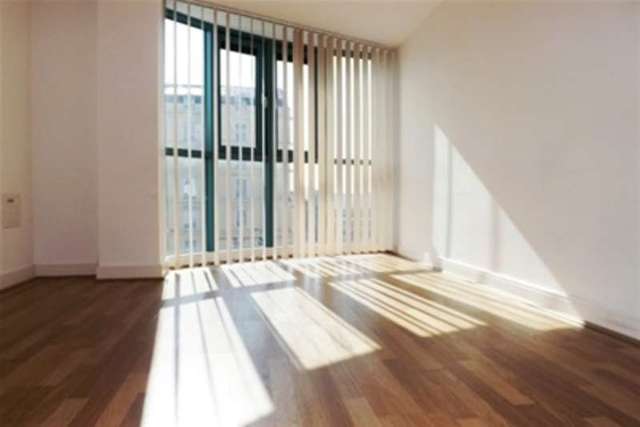  Image of 1 bedroom Flat to rent in The Crescent Plymouth PL1 at Plymouth, PL1 3FG