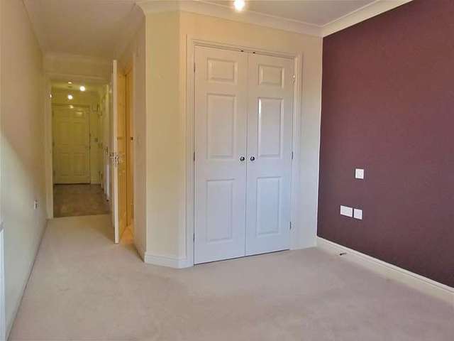  Image of 2 bedroom Apartment to rent in Ock Bridge Place Abingdon OX14 at Drayton Road  Abingdon, OX14 5FW