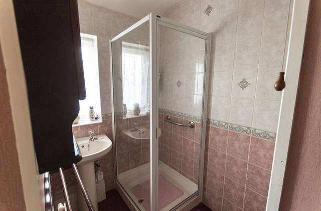  Image of 3 bedroom Terraced house for sale in Oldacre Road Oldbury B68 at Oldacre Road  Oldbury, B68 0RJ