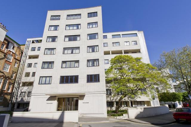  Image of 2 bedroom Flat to rent in Palace Gate London W8 at Palace Gate  London, W8 5NF