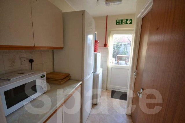  Image of 1 bedroom House Share to rent in Palmer Park Avenue Earley Reading RG6 at Palmer Park Ave Earley Reading, RG6 1DP