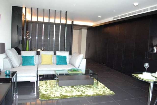  Image of Flat for sale in Pan Peninsula Square London E14 at Canary Wharf, E14 9HG