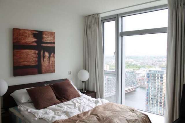  Image of 2 bedroom Flat to rent in Pan Peninsula Square London E14 at Canary Wharf, E14 9HL