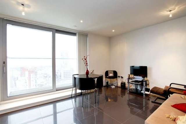  Image of Flat to rent in Pan Peninsula Square London E14 at Canary Wharf, E14 9HJ