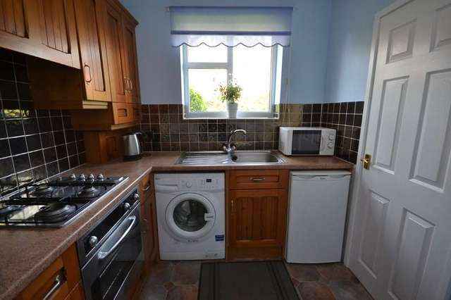  Image of 2 bedroom Detached house for sale in Park Avenue Wakefield WF2 at Wakefield West Yorkshire, WF2 8DS