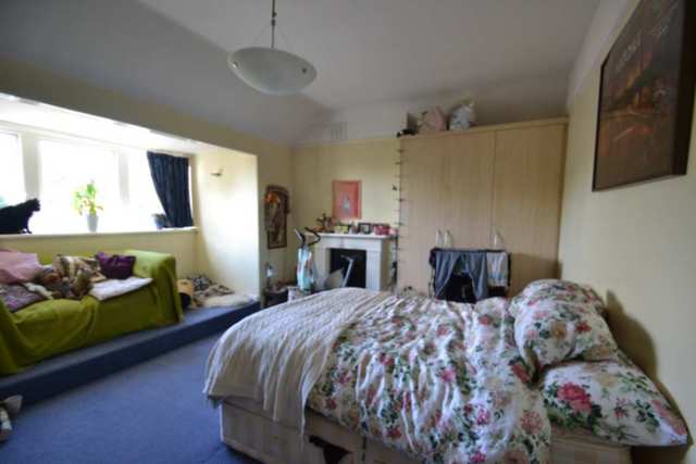  Image of 1 bedroom Flat to rent in Park Hill London W5 at Park Hill  London, W5 2JN