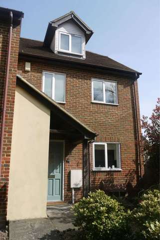  Image of 4 bedroom Detached house to rent in Ashford Road Weavering Maidstone ME14 at Weavering Street  Maidstone, ME14 4AA