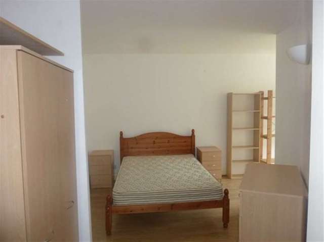 Image of 2 bedroom Flat to rent in Fairfield Road London E3 at Bow Quarter, E3 2UR