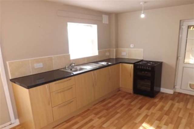  Image of 2 bedroom Semi-Detached house to rent in Patshull Avenue Wolverhampton WV10 at Wolverhampton, WV10 6RE