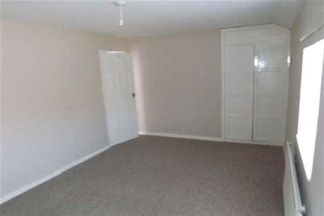  Image of 2 bedroom Semi-Detached house to rent in Patshull Avenue Wolverhampton WV10 at Wolverhampton, WV10 6RE