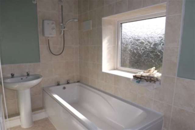  Image of 2 bedroom Semi-Detached house to rent in Patshull Avenue Wolverhampton WV10 at Wolverhampton, WV10 6RE