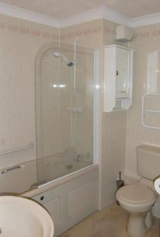  Image of 1 bedroom Apartment to rent in Marvels Lane London SE12 at Paxton Court Marvels Lane Lewisham, SE12 9QQ