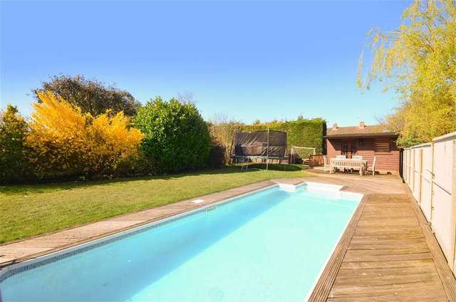  Image of 5 bedroom Detached house for sale in Pear Tree Lane Maidstone ME15 at Loose Maidstone Maidstone, ME15 9QX