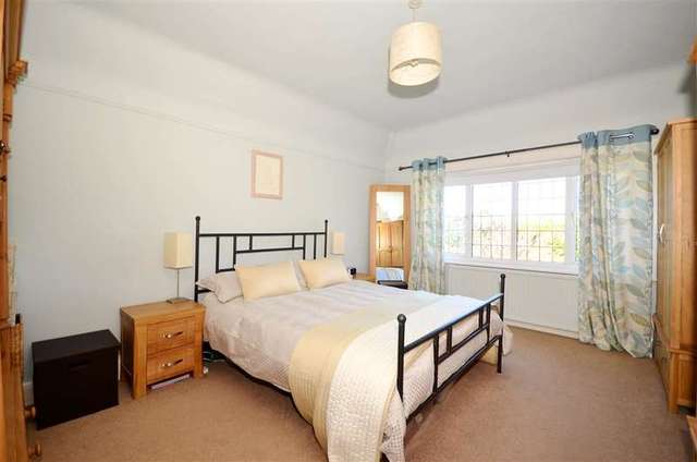  Image of 5 bedroom Detached house for sale in Pear Tree Lane Maidstone ME15 at Loose Maidstone Maidstone, ME15 9QX