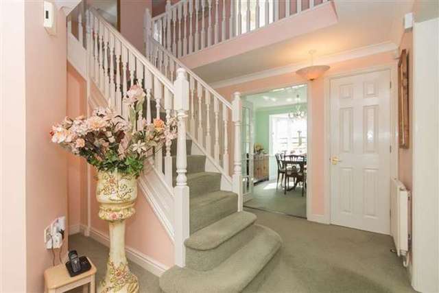  Image of 5 bedroom Detached house for sale in Pear Tree Way Wychbold Droitwich WR9 at Pear Tree Way Wychbold Droitwich, WR9 7JW
