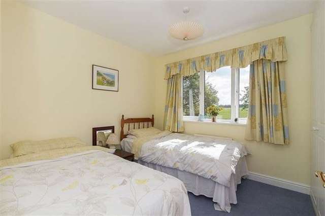  Image of 5 bedroom Detached house for sale in Pear Tree Way Wychbold Droitwich WR9 at Pear Tree Way Wychbold Droitwich, WR9 7JW