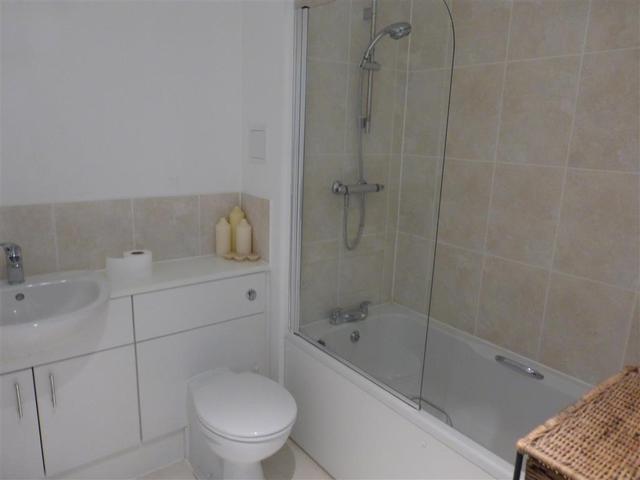  Image of 1 bedroom Flat to rent in Guinness Court Leafy Way Croydon CR0 at Peebles Court Whitestone Way Croydon, CR0 4WJ