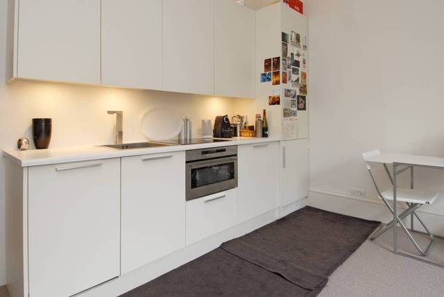  Image of 1 bedroom Flat to rent in Pembridge Gardens London W2 at Pembridge Gardens  London, W2 4DX