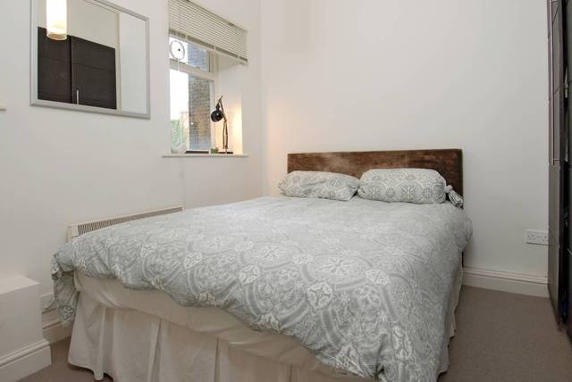  Image of 1 bedroom Flat to rent in Pembridge Gardens London W2 at Pembridge Gardens  London, W2 4DX