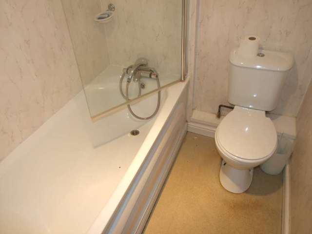  Image of 3 bedroom Flat to rent in Penarth Road Cardiff CF11 at Penarth Road Grangetown Cardiff, CF11 6JU