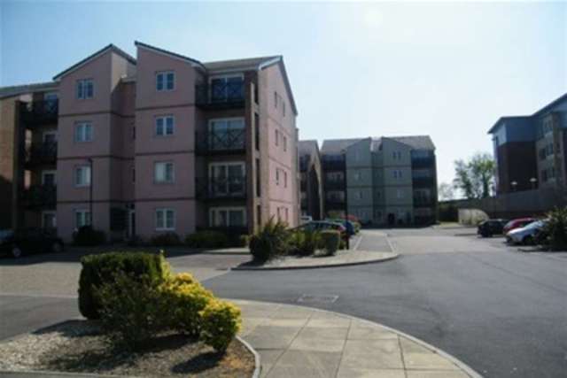  Image of 1 bedroom Flat to rent in Pentland Close Heath Cardiff CF14 at Cardiff, CF14 5BB