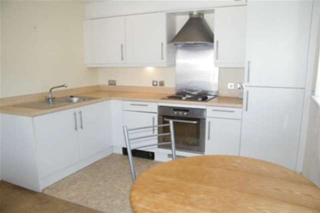  Image of 1 bedroom Flat to rent in Pentland Close Heath Cardiff CF14 at Cardiff, CF14 5BB
