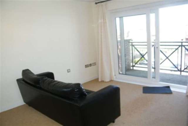  Image of 1 bedroom Flat to rent in Pentland Close Heath Cardiff CF14 at Cardiff, CF14 5BB