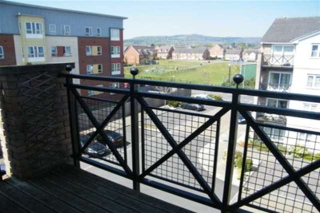  Image of 1 bedroom Flat to rent in Pentland Close Heath Cardiff CF14 at Cardiff, CF14 5BB