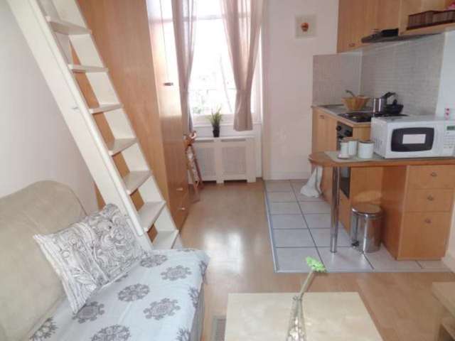  Image of Flat to rent in Penywern Road London SW5 at Penywern Road Earls Court London, SW5 9SX