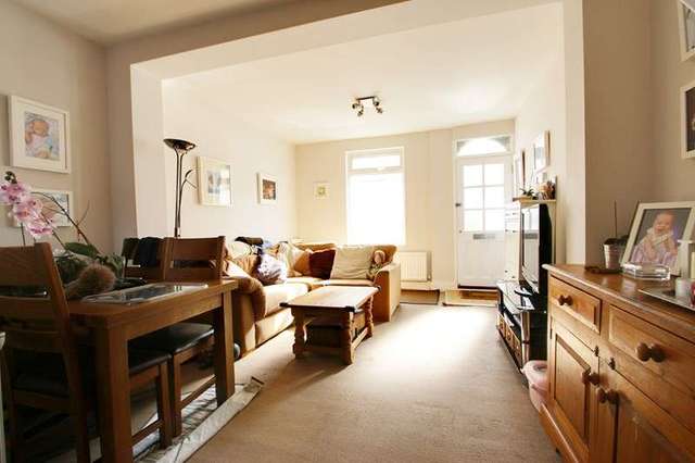  Image of 2 bedroom Property for sale in Primrose Avenue Enfield EN2 at Primrose Avenue  Enfield, EN2 0SZ