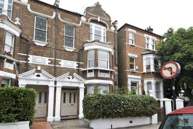  Image of 2 bedroom Flat to rent in Prince of Wales Drive London SW11 at Prince Of Wales Drive  London, SW11 4SB