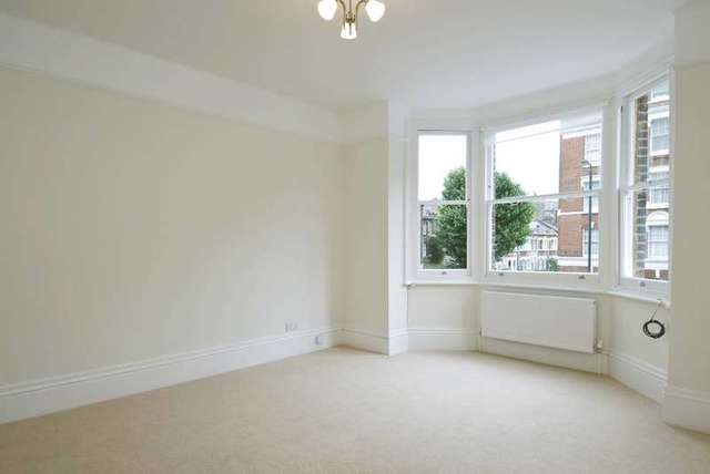  Image of 2 bedroom Flat to rent in Prince of Wales Drive London SW11 at Prince Of Wales Drive  London, SW11 4SB