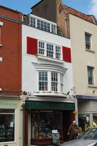  Image of 3 bedroom Apartment to rent in Princess Victoria Street Clifton Bristol BS8 at Clifton  Bristol, BS8 4BU