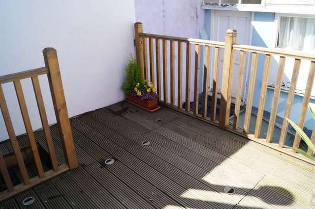  Image of 3 bedroom Apartment to rent in Princess Victoria Street Clifton Bristol BS8 at Clifton  Bristol, BS8 4BU
