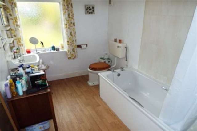  Image of 2 bedroom Terraced house to rent in Priory Road Gedling Nottingham NG4 at Nottingham, NG4 3JZ