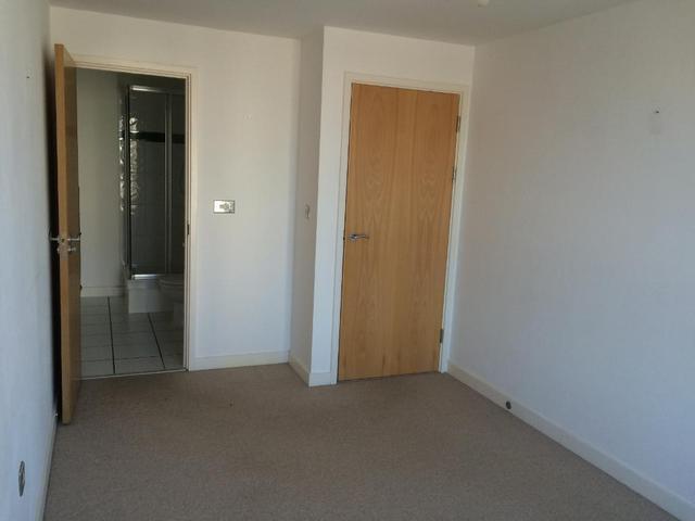  Image of 2 bedroom Apartment for sale in Queens Dock Avenue Hull HU1 at 55 Queens Dock Avenue  Hull, HU1 3DR