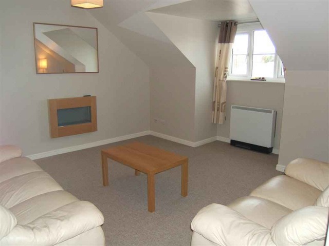  Image of 3 bedroom Flat to rent in Queens Crescent Livingston EH54 at Eliburn West Lothian West Lothian, EH54 8EF