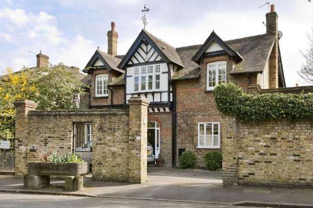  Image of 2 bedroom Detached house for sale in Queens Ride London SW13 at Queens Ride  London, SW13 0HX