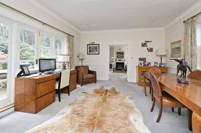  Image of 2 bedroom Detached house for sale in Queens Ride London SW13 at Queens Ride  London, SW13 0HX