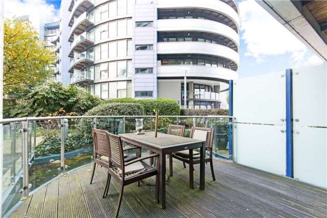  Image of 2 bedroom Apartment to rent in Queenstown Road London SW8 at Queenstown Road  London, SW8 4NN