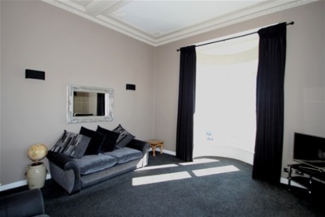  Image of 2 bedroom Flat to rent in Racecourse View Ayr KA7 at Ayr South Ayrshire South Ayrshire, KA7 2TS