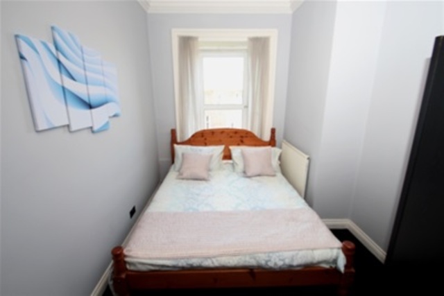  Image of 2 bedroom Flat to rent in Racecourse View Ayr KA7 at Ayr South Ayrshire South Ayrshire, KA7 2TS