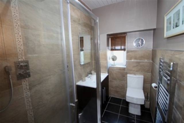  Image of 2 bedroom Flat to rent in Racecourse View Ayr KA7 at Ayr South Ayrshire South Ayrshire, KA7 2TS
