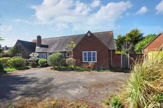  Image of 4 bedroom Detached house for sale in Radley Road Abingdon OX14 at Radley Road  Abingdon, OX14 3PR